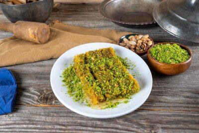 antep fıstıklı kadayıf tatlısı