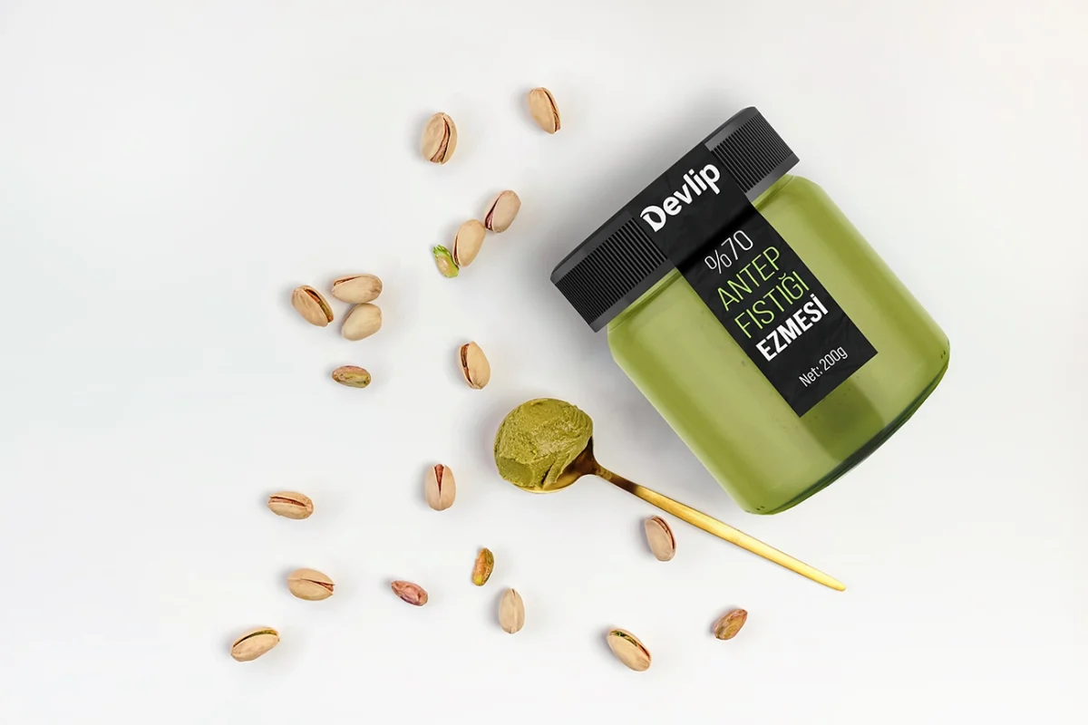 Doğal ve katkısız Antep Fıstığı Ezmesinin Faydaları, sadece bir lezzet bombası değil, aynı zamanda sağlığınız için tam donanımlı bir güç kaynağıdır.